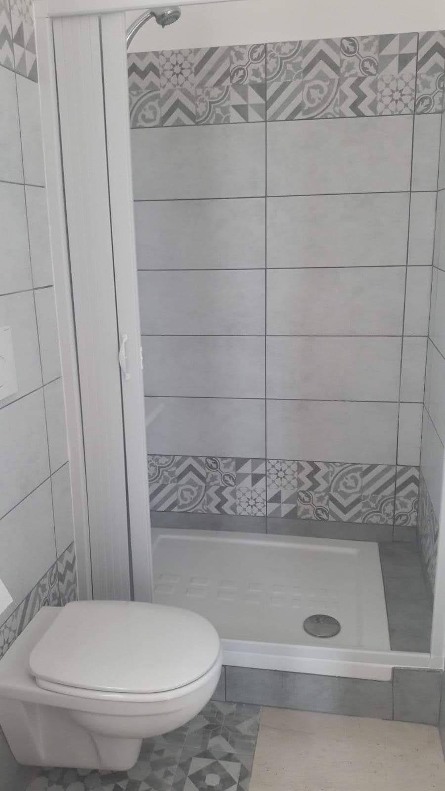 Bagno della camera 3, con doccia